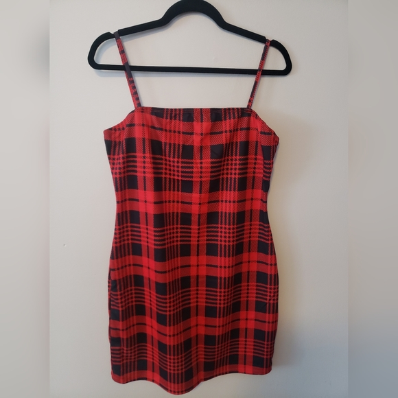 ๐งโ๐10/10๐งโ๐NWOT Shein plaid mini dress! Super cute for fall and Christmas! - Picture 1 of 3